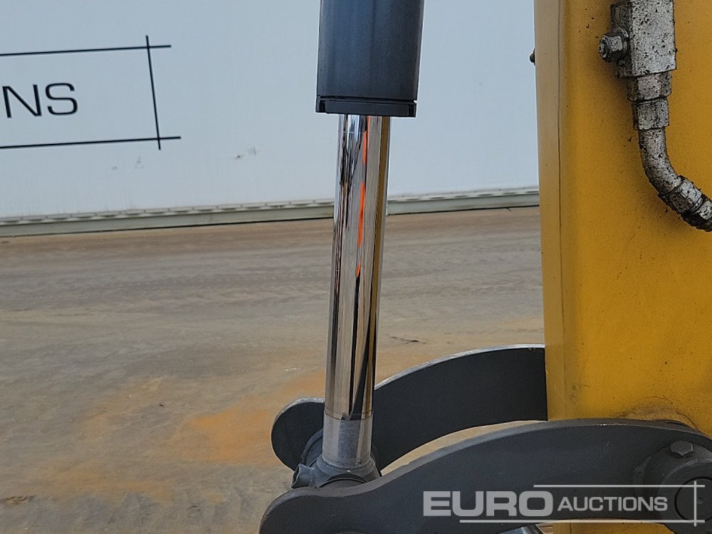Miniexcavadora 2023 XCMG XE60DA: foto 32
