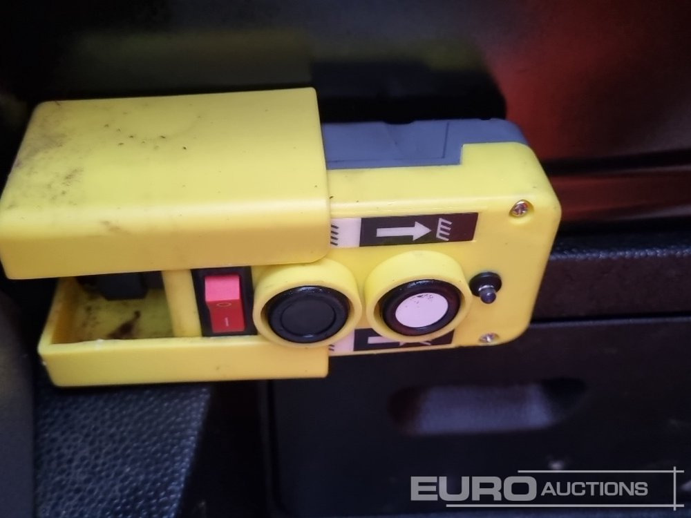 2024 Ford Transit - Furgoneta basculante: foto 1 2024 Ford Transit - Furgoneta basculante: foto 1