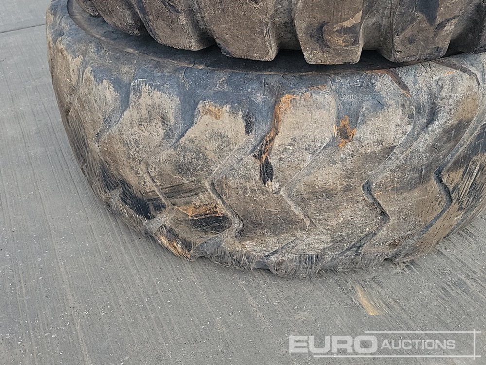 23.5R25 Tyre & Rim (3 of) - Neumático: foto 5 23.5R25 Tyre & Rim (3 of) - Neumático: foto 5