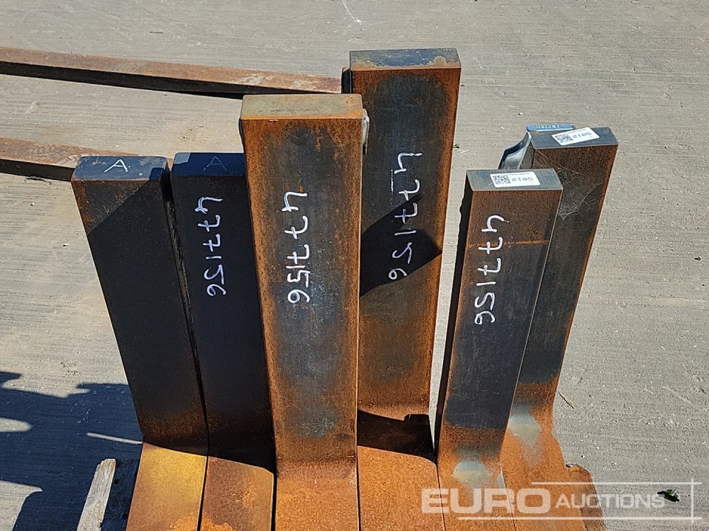 Equipo de manutención Selection of Various Size Forks to suit Forklift (2 Pallets of): foto 9