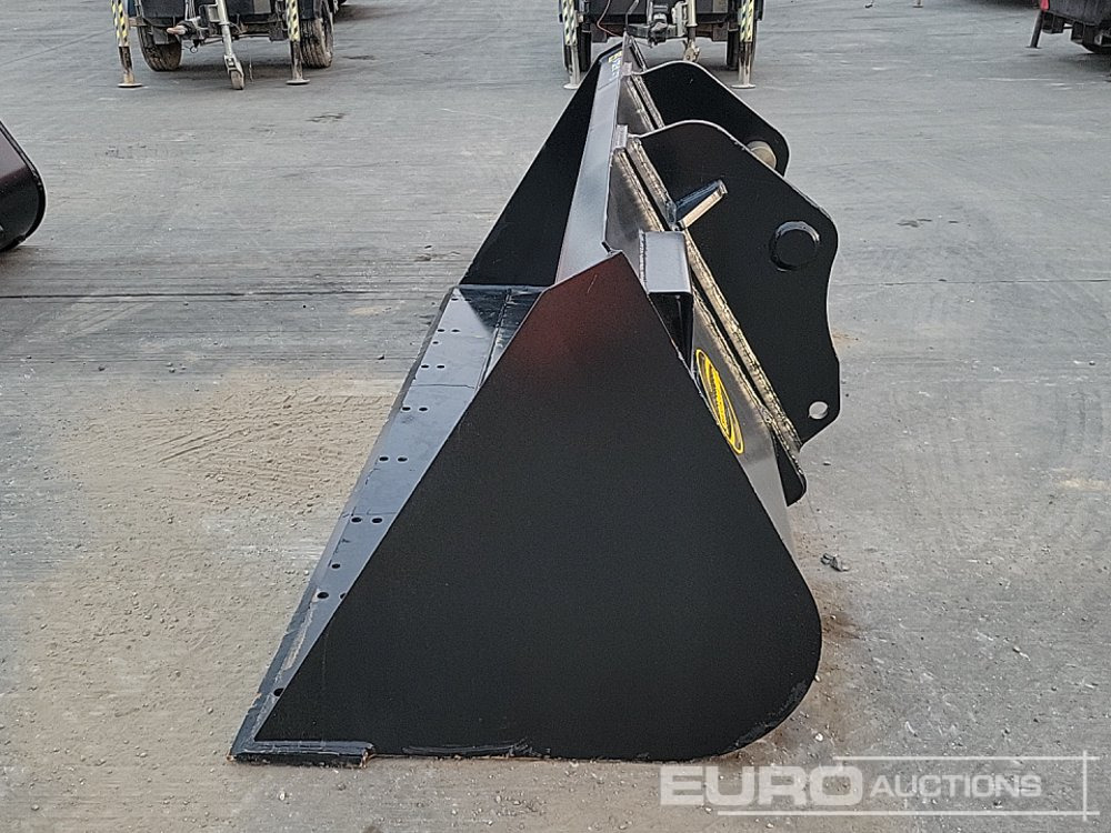 Unused Strickland 90" Loading Bucket to suit Manitou Telehandler - Equipo de manutención: foto 2 Unused Strickland 90" Loading Bucket to suit Manitou Telehandler - Equipo de manutención: foto 2