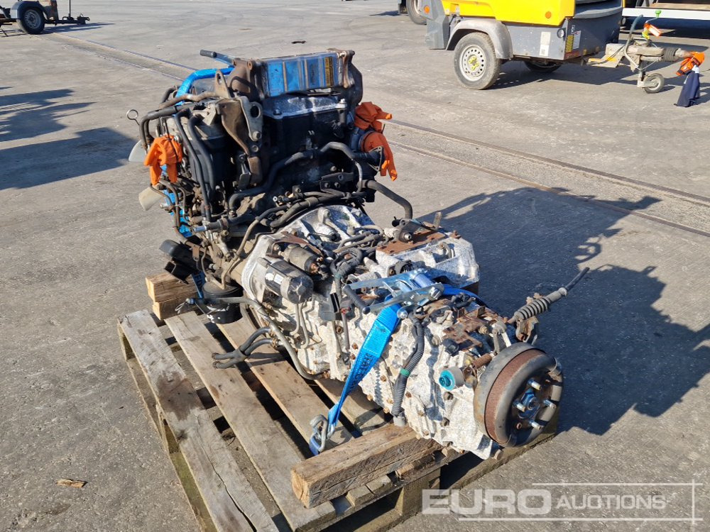 Isuzu 4 Cylinder Engine, Gearbox - Motor: foto 3 Isuzu 4 Cylinder Engine, Gearbox - Motor: foto 3