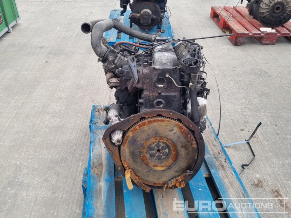 Isuzu 4 Cylinder Engine - Motor: foto 4 Isuzu 4 Cylinder Engine - Motor: foto 4