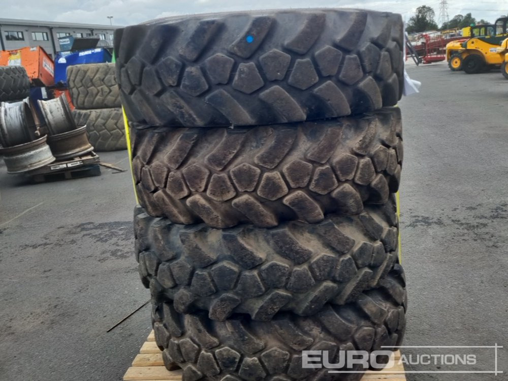 JCB 15.5-25 L-2 Tyre (4 of) - Neumático: foto 4 JCB 15.5-25 L-2 Tyre (4 of) - Neumático: foto 4