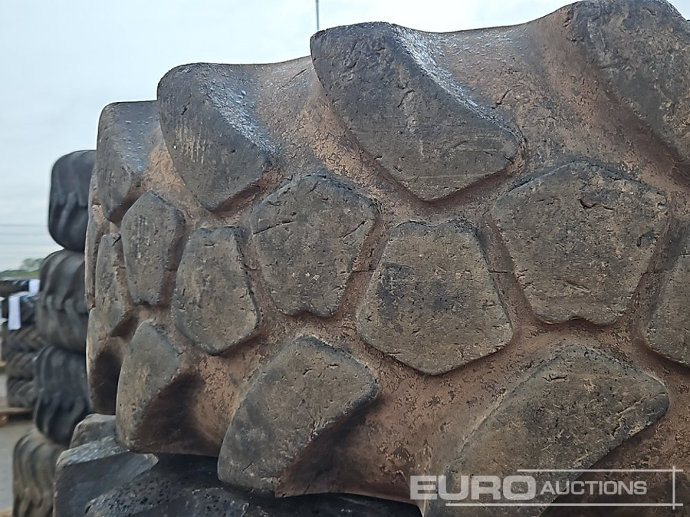 JCB 15.5-25 Tyre (4 of) - Neumático: foto 5 JCB 15.5-25 Tyre (4 of) - Neumático: foto 5