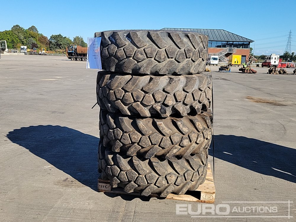 JCB 15.5-25 Tyre (4 of) - Neumático: foto 1 JCB 15.5-25 Tyre (4 of) - Neumático: foto 1