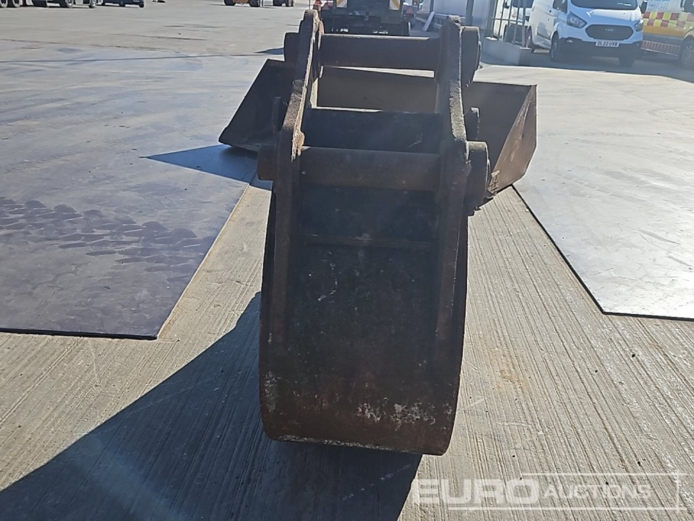 JCB 24" Digging Bucket 80mm Pin to suit 20 Ton Excavator - Cazo: foto 4 JCB 24" Digging Bucket 80mm Pin to suit 20 Ton Excavator - Cazo: foto 4