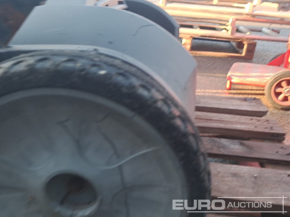 Equipo de construcción Karcher Prokm 400 Pedestrian Sweeper: foto 7 Equipo de construcción Karcher Prokm 400 Pedestrian Sweeper: foto 7