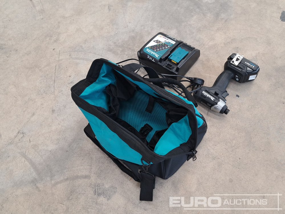 Makita 18v Impact Driver, Battery, 240v Charger, Carry Bag - Equipo de construcción: foto 5 Makita 18v Impact Driver, Battery, 240v Charger, Carry Bag - Equipo de construcción: foto 5