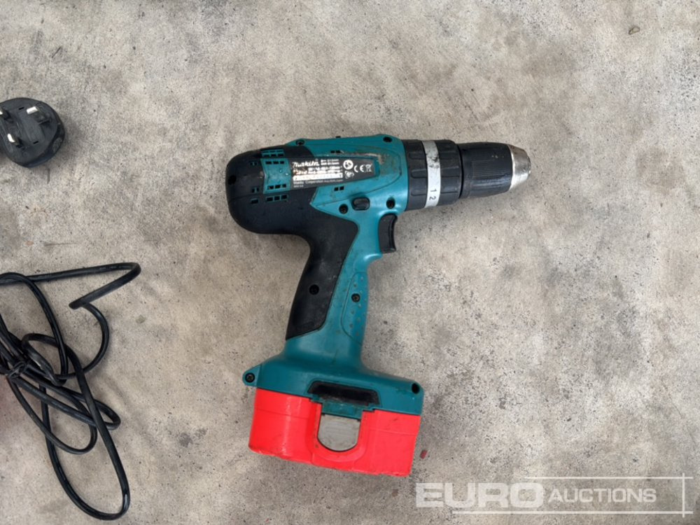 Makita Cordless Power Drill, Charger & Batteries (2 Of) - Equipo de construcción: foto 3 Makita Cordless Power Drill, Charger & Batteries (2 Of) - Equipo de construcción: foto 3