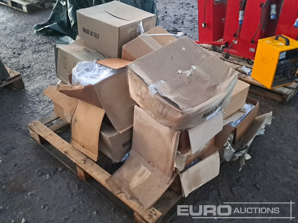 Pallet of 240v Lights - Equipo de construcción: foto 2 Pallet of 240v Lights - Equipo de construcción: foto 2