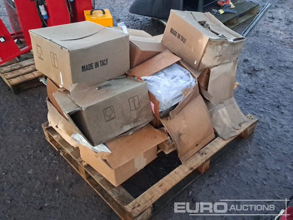 Pallet of 240v Lights - Equipo de construcción: foto 1 Pallet of 240v Lights - Equipo de construcción: foto 1