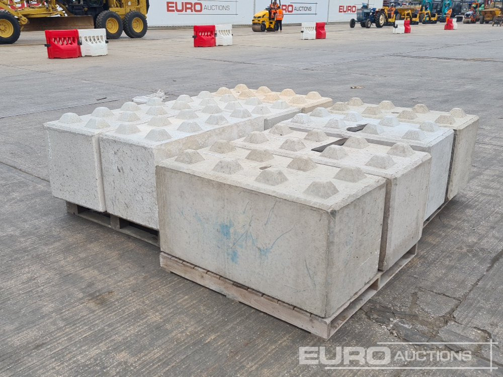 Pallet of Concrete Lego Blocks (4 of) - Herramienta/ Equipo: foto 3 Pallet of Concrete Lego Blocks (4 of) - Herramienta/ Equipo: foto 3