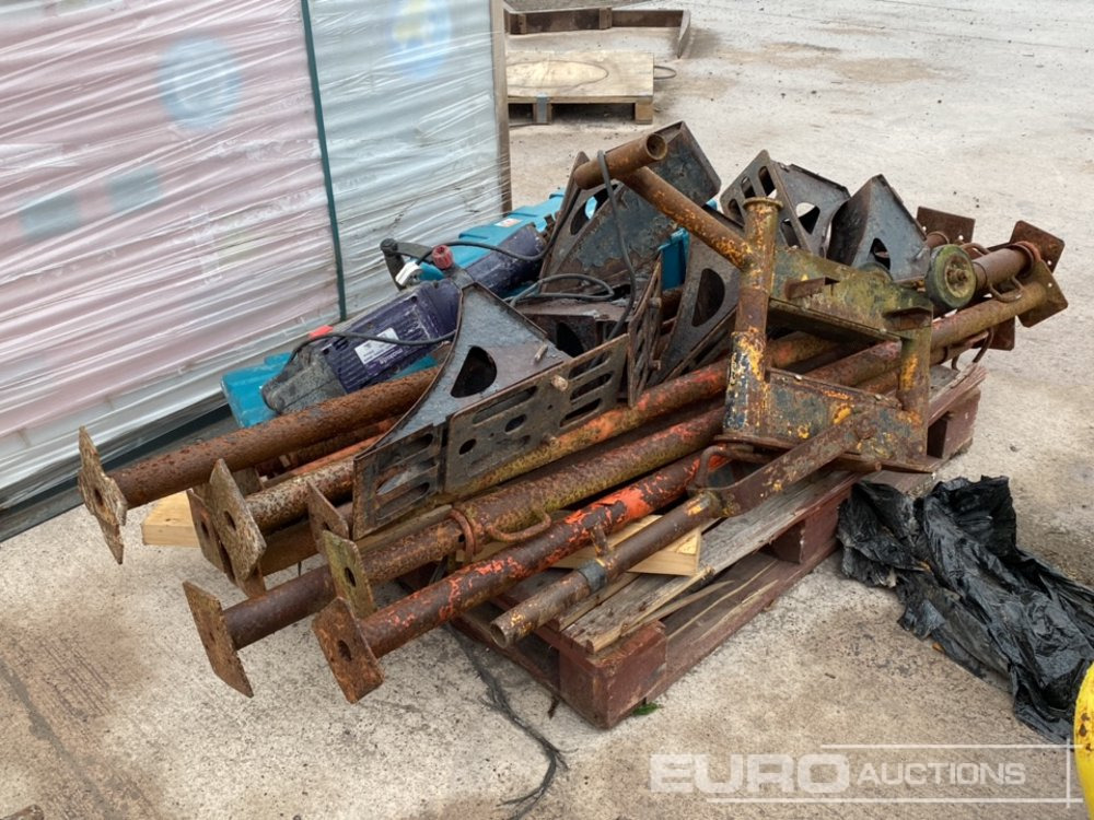 Pallet of Equipment - Equipo de construcción: foto 2 Pallet of Equipment - Equipo de construcción: foto 2