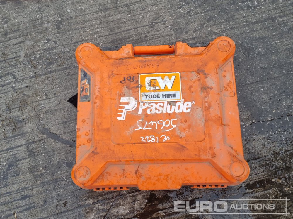 Equipo de construcción Radio Cable Detector (5 of), Bosch 110Volt Grinder, Bohrmaster 110Volt Mag Drill, Spitfire P370 Nail Gun, Paslode IM350+ Battery Nail Gun, Tiger APT-0600 6 Ton Adjustable Trolley: foto 39