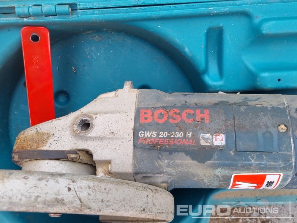 Equipo de construcción Radio Cable Detector (5 of), Bosch 110Volt Grinder, Bohrmaster 110Volt Mag Drill, Spitfire P370 Nail Gun, Paslode IM350+ Battery Nail Gun, Tiger APT-0600 6 Ton Adjustable Trolley: foto 32