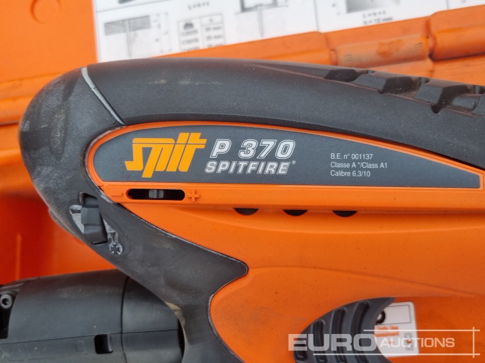 Equipo de construcción Radio Cable Detector (5 of), Bosch 110Volt Grinder, Bohrmaster 110Volt Mag Drill, Spitfire P370 Nail Gun, Paslode IM350+ Battery Nail Gun, Tiger APT-0600 6 Ton Adjustable Trolley: foto 37