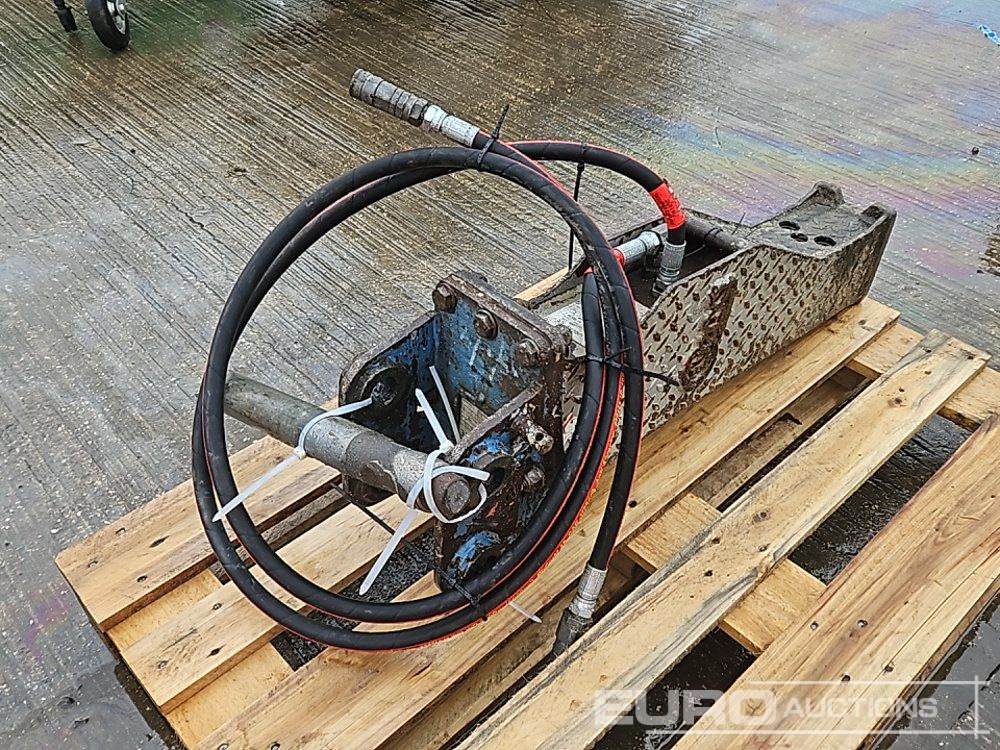 Ueng QRB 330 Hydraulic Breaker 35mm Pin to suit Mini Excavator - Martillo hidráulico: foto 5 Ueng QRB 330 Hydraulic Breaker 35mm Pin to suit Mini Excavator - Martillo hidráulico: foto 5