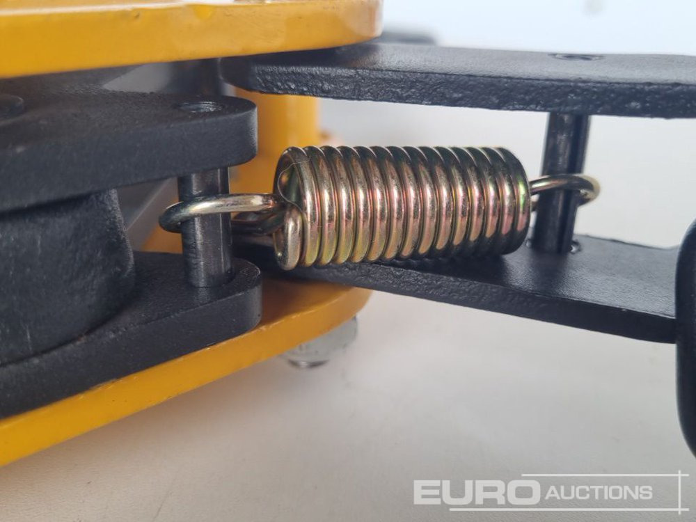 Equipo de construcción Unused 1 Ton CDH Vertical Plate Lifting Clamp: foto 11