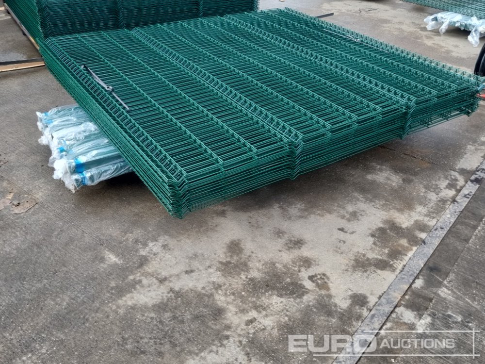 Equipo de construcción Unused Galvanised & Powder Coated Heavy Duty (5mm) Wire Mesh Fencing, 25 x H2.4m x W2.2m Panels, 26 x 60mm x 60mm x3m Posts, with Fittings (Green): foto 12