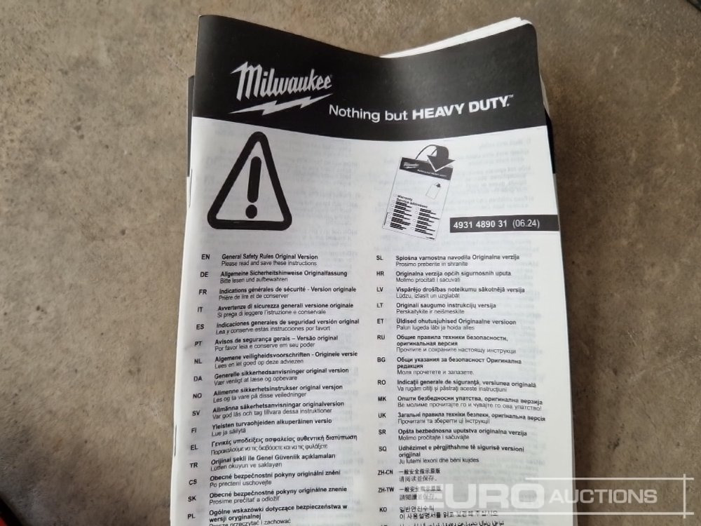 Equipo de construcción Unused Milwaukee M18 1/2 Cordless Impact Wrench (Body Only): foto 13