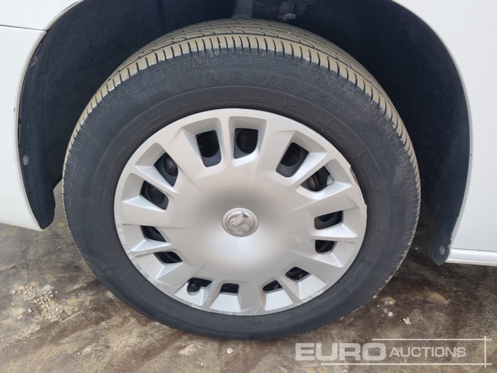 Furgoneta pequeña Vauxhall Combo: foto 13