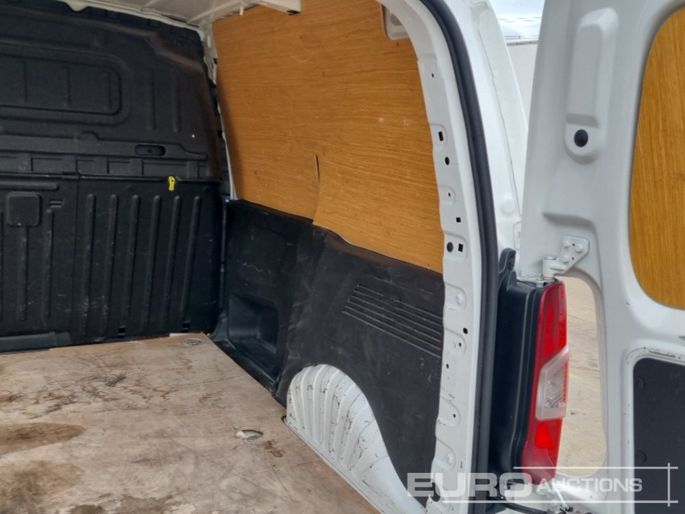 Furgoneta pequeña Vauxhall Combo: foto 17