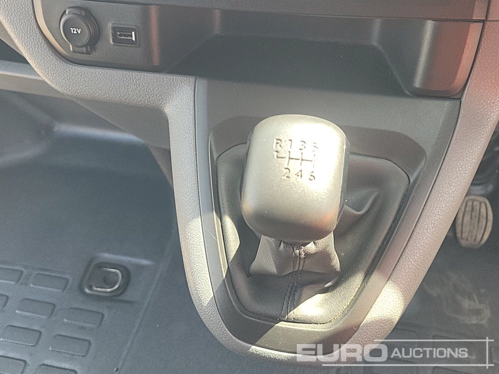 Furgoneta pequeña Vauxhall Vivaro: foto 31