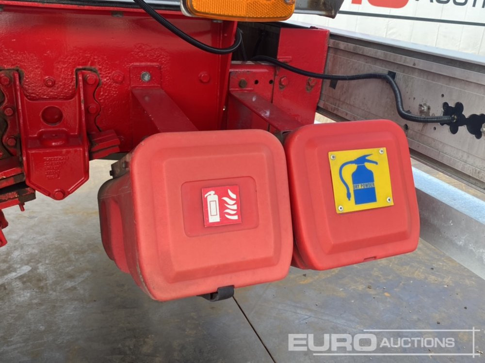 Camión cisterna Volvo FL-240: foto 13