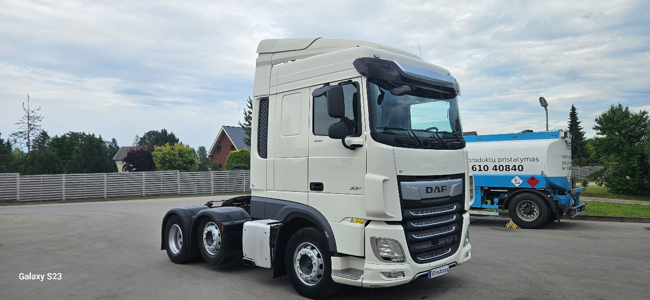 Cabeza tractora DAF XF 106.480: foto 6