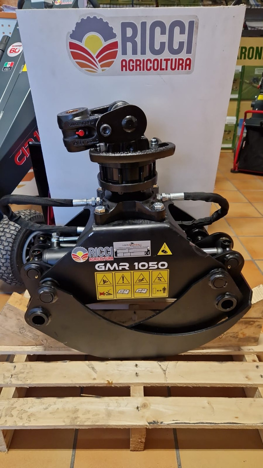 Pinza forestale Agriforest GMR1050 - Pinza de manipulación: foto 1 Pinza forestale Agriforest GMR1050 - Pinza de manipulación: foto 1