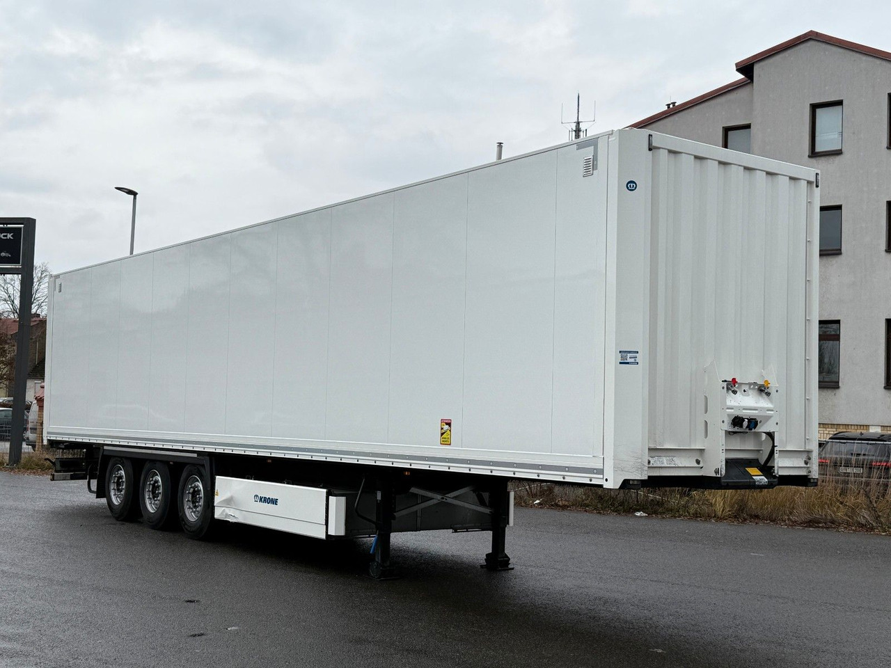 Krone SD/KOFFER/LIFTACHSE - Semirremolque caja cerrada: foto 2 Krone SD/KOFFER/LIFTACHSE - Semirremolque caja cerrada: foto 2