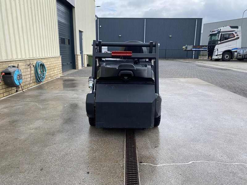 Kärcher KM 105/110 R Bp, Veegmachine, hoogkieper - Barredora vial: foto 3 Kärcher KM 105/110 R Bp, Veegmachine, hoogkieper - Barredora vial: foto 3