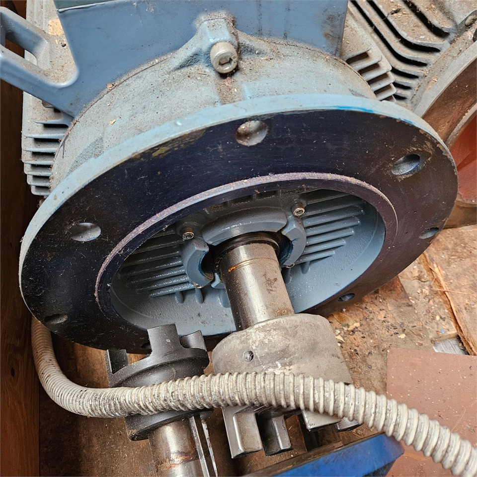 ABB MT80A19F100-2 / M3AA180MLB4 - Máquina herramienta: foto 5 ABB MT80A19F100-2 / M3AA180MLB4 - Máquina herramienta: foto 5