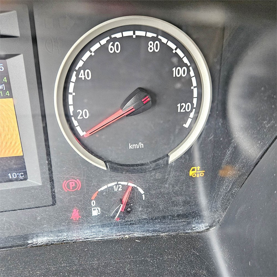 Cabeza tractora Scania R560: foto 17