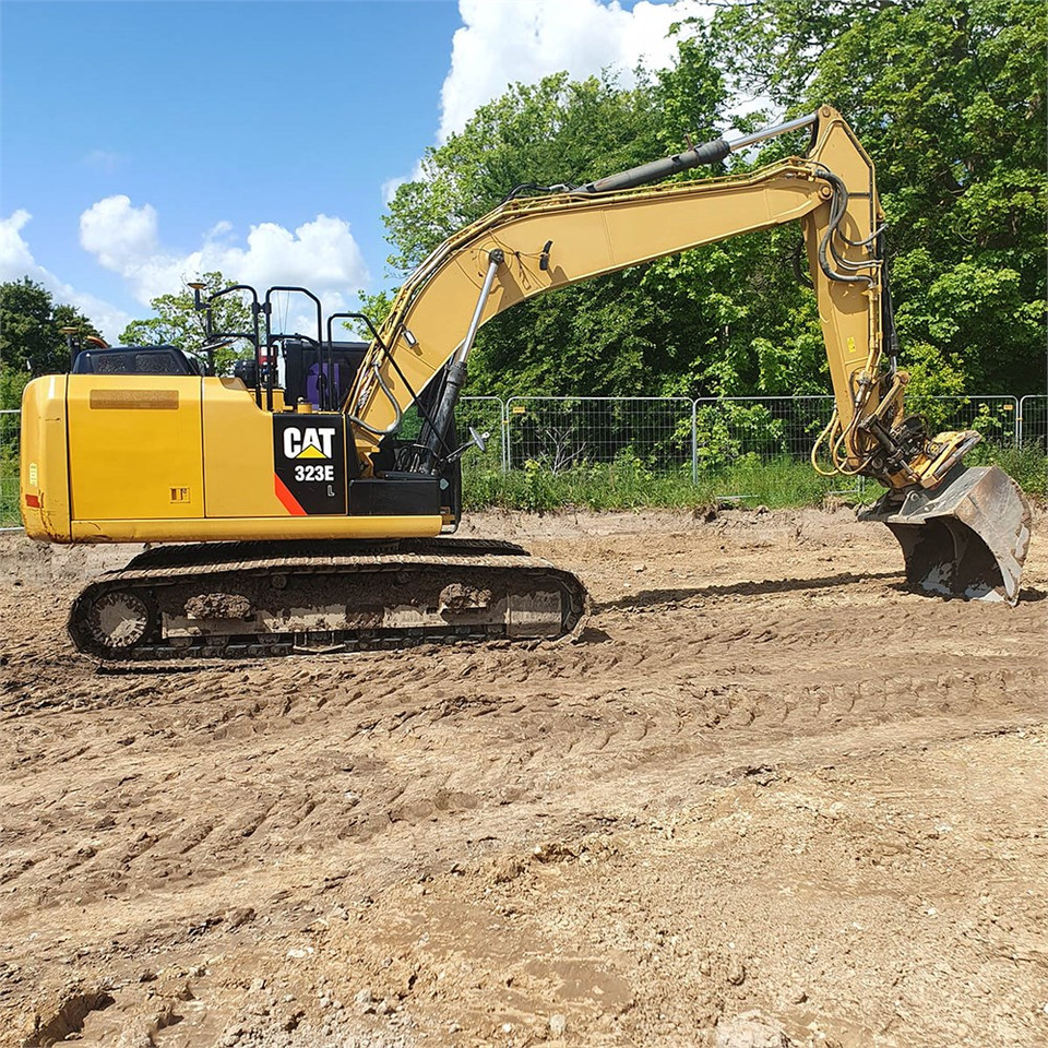 Excavadora de cadenas Caterpillar 323 EL: foto 11