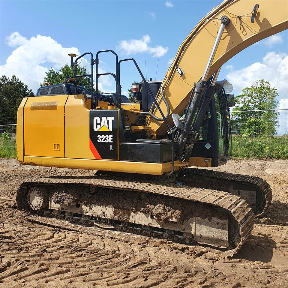 Excavadora de cadenas Caterpillar 323 EL: foto 7