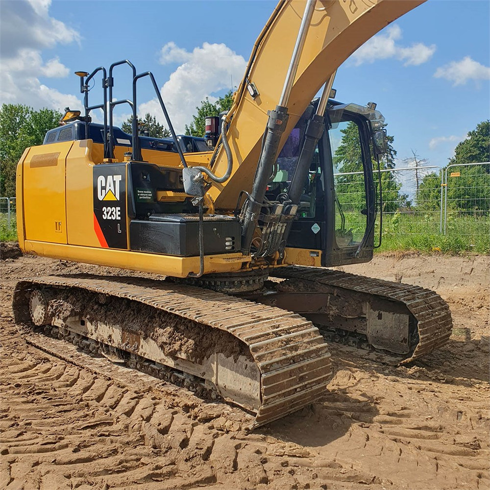 Excavadora de cadenas Caterpillar 323 EL: foto 8