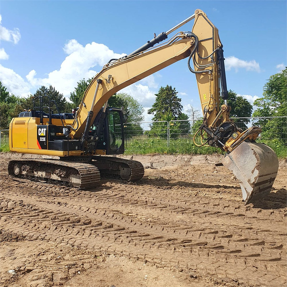 Excavadora de cadenas Caterpillar 323 EL: foto 10