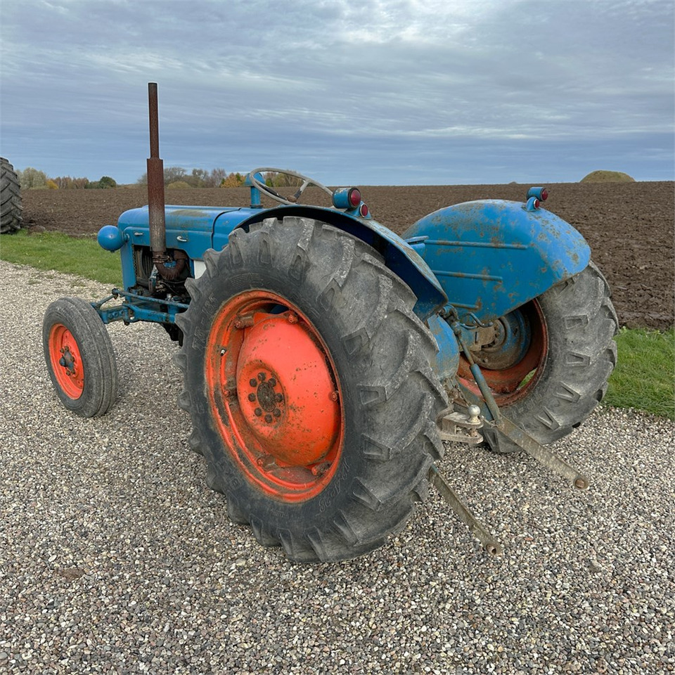 Ford Dexta T3 - Tractor: foto 4 Ford Dexta T3 - Tractor: foto 4