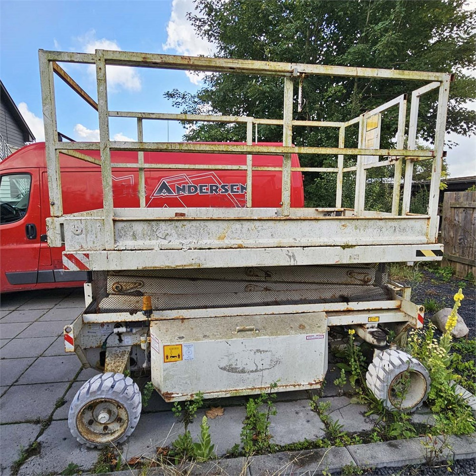 Holland Lift MONOSTAR Y-83EL16 - Plataforma de tijeras: foto 1 Holland Lift MONOSTAR Y-83EL16 - Plataforma de tijeras: foto 1
