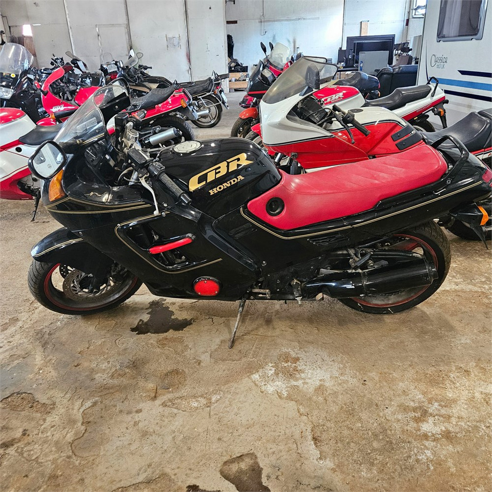 Honda CBR1000F - Motocicleta: foto 4 Honda CBR1000F - Motocicleta: foto 4