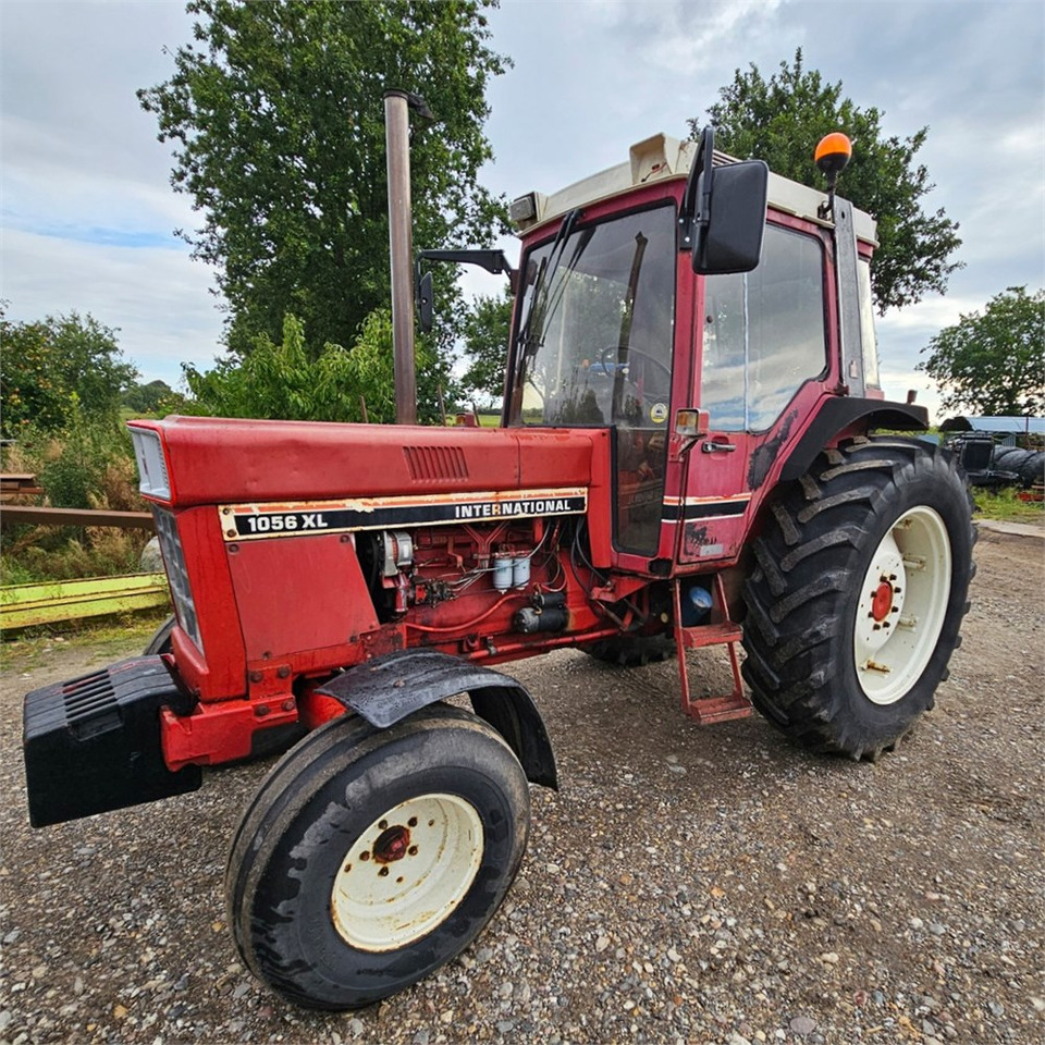 IH 1056 XL 2 WD - Tractor: foto 1 IH 1056 XL 2 WD - Tractor: foto 1