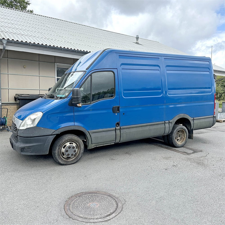 Iveco 35C15 - Furgón: foto 3 Iveco 35C15 - Furgón: foto 3