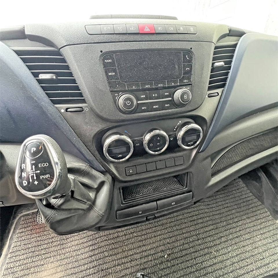 Furgón Iveco 35s18: foto 15