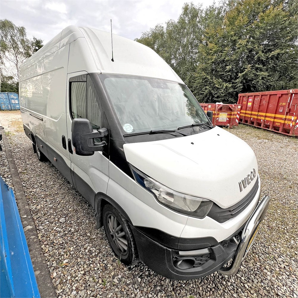 Furgón Iveco 35s18: foto 10