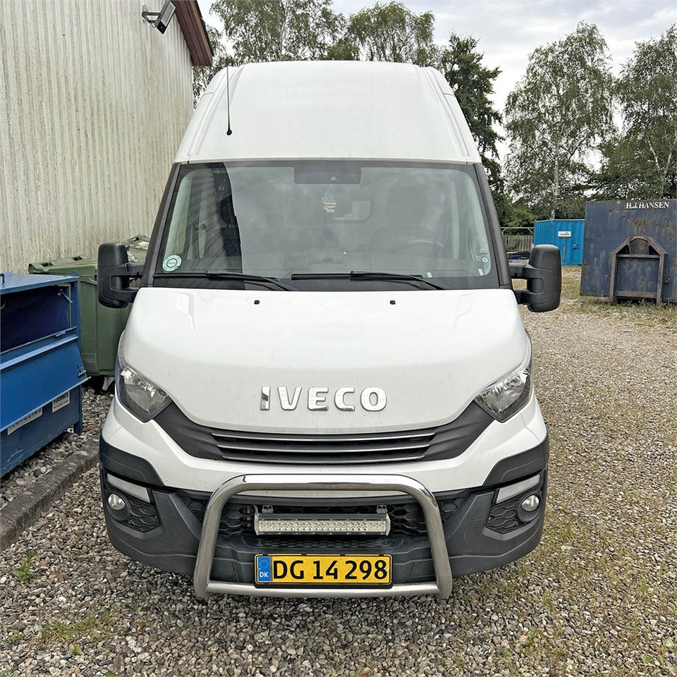 Iveco 35s18 - Furgón: foto 2 Iveco 35s18 - Furgón: foto 2