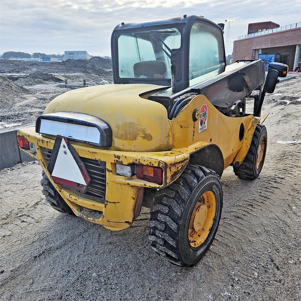 Manipulador telescópico JCB 520-40: foto 8