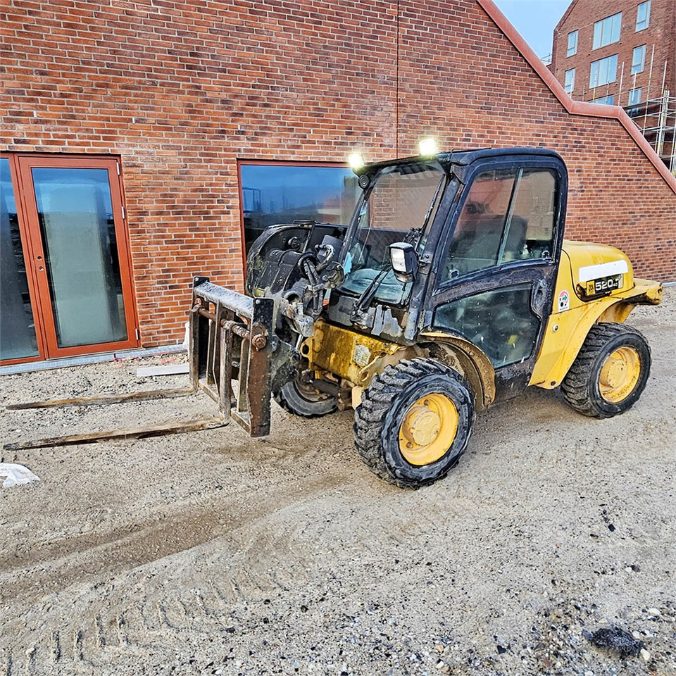 JCB 520-40 - Manipulador telescópico: foto 1 JCB 520-40 - Manipulador telescópico: foto 1