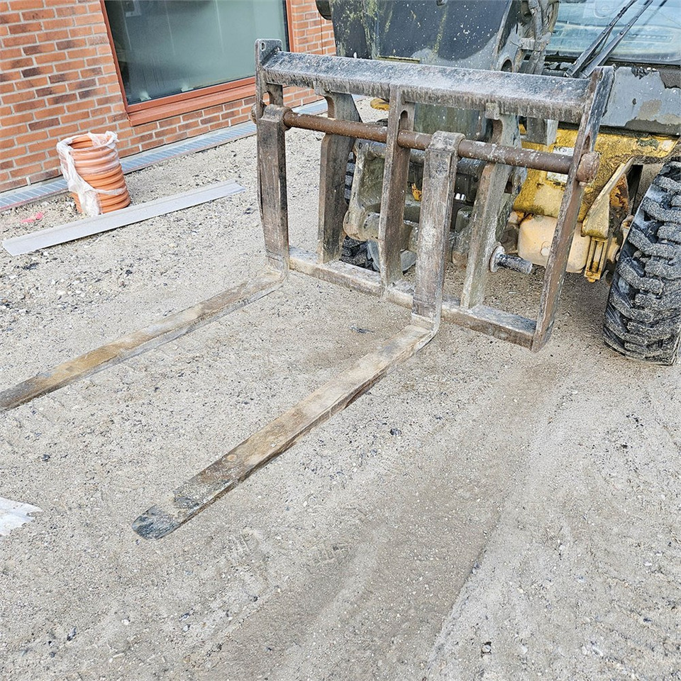 Manipulador telescópico JCB 520-40: foto 30